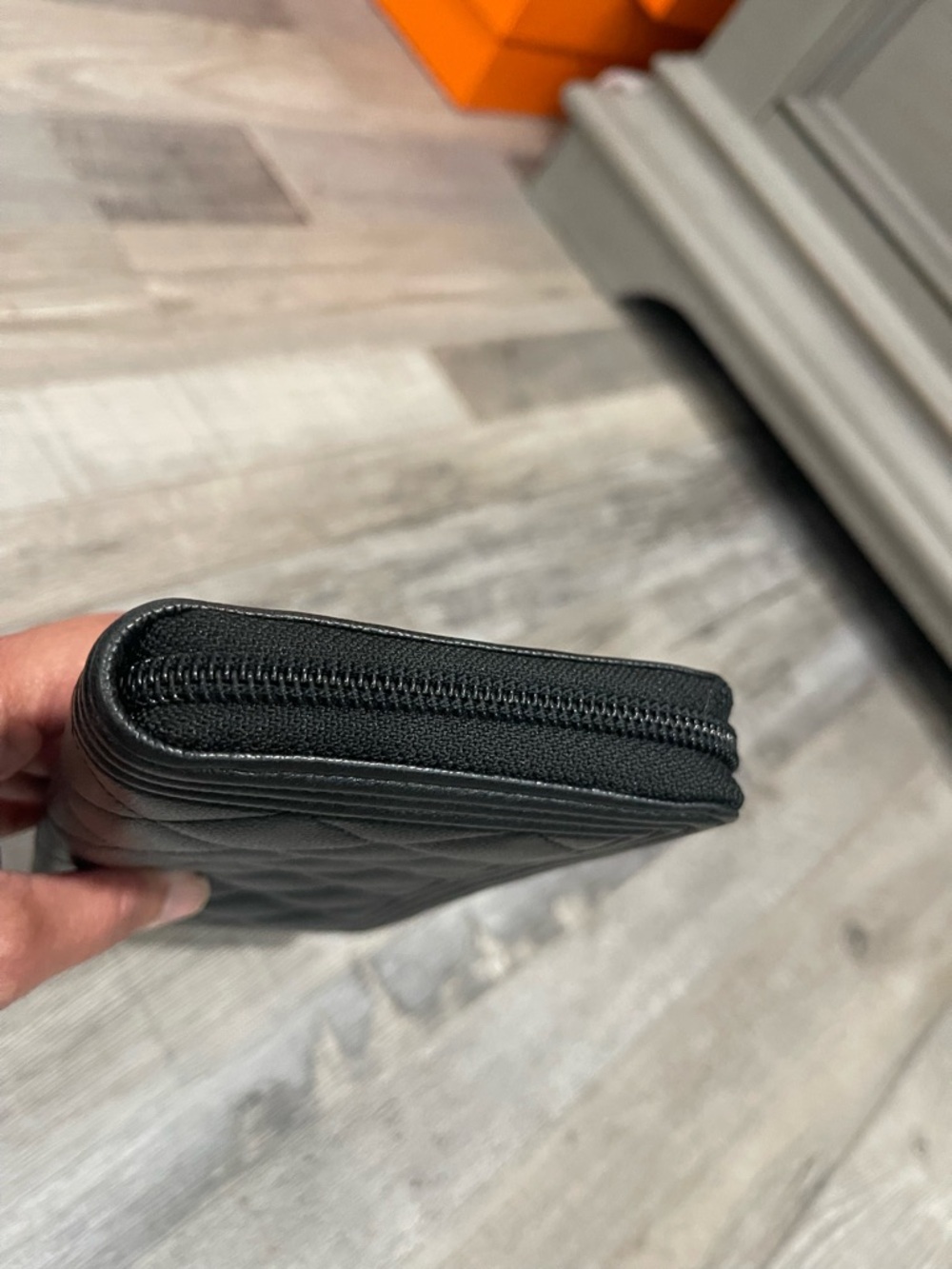 CHANEL Black Quilted Leather Zip long wallet - Picture 6 of 11